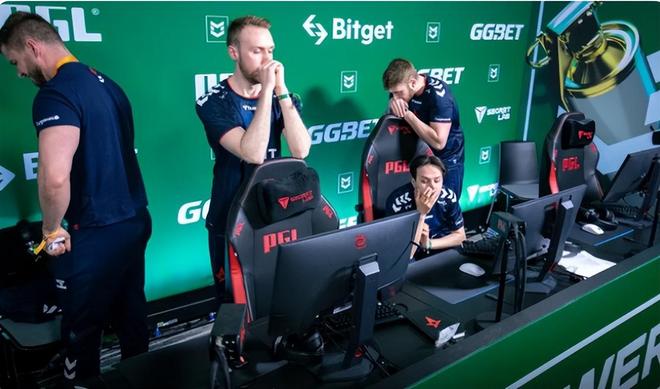 成功地将球 成功地将球