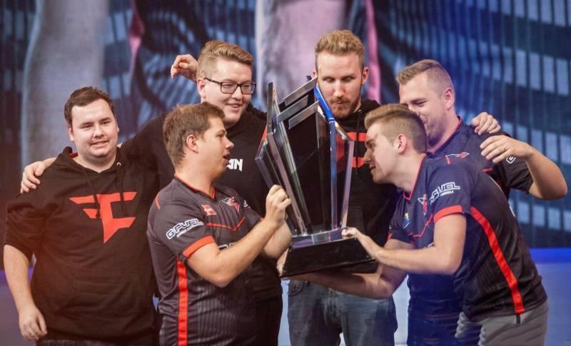 他反覆強調 他反覆強調